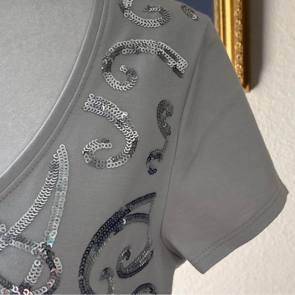 White House Black Market Sequin V Neck Womens Knit Top Size Medium Silver Gray - Picture 5 of 8